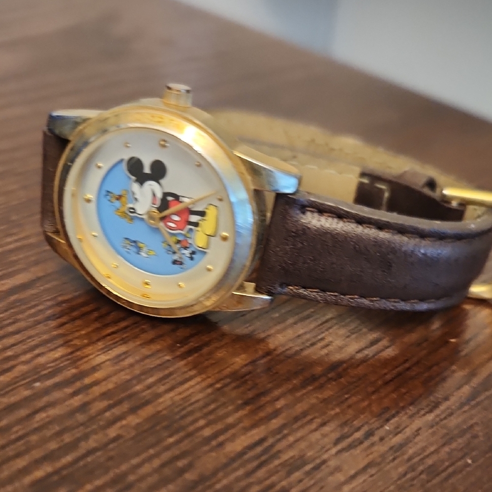 Vintage Mickey Mouse Gold-Tone Watch with Brown Leather Strap